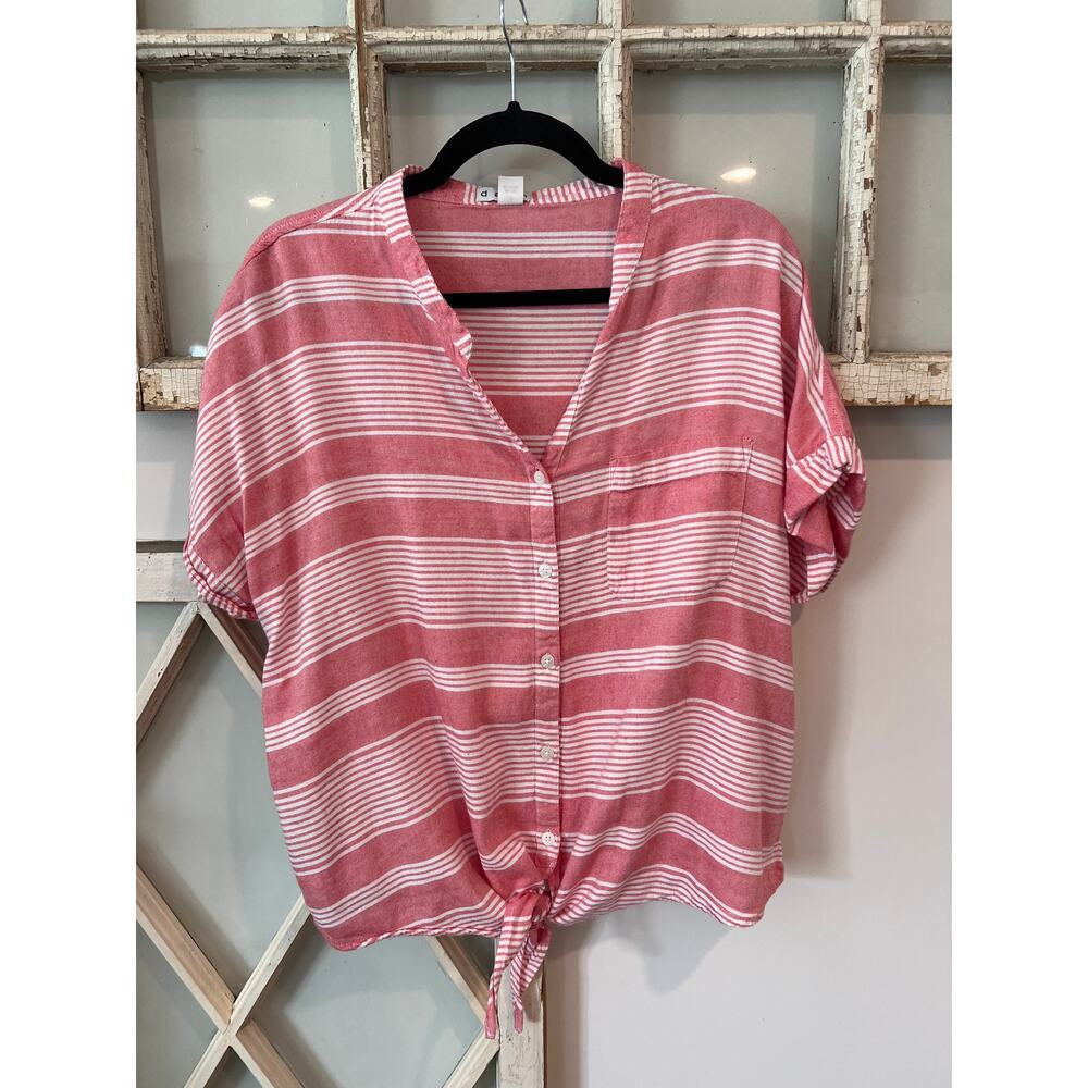 Da-sh size XL striped short sleeve shirt blouse ties in front of